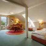 Ξενοδοχείο Schoenbuehl & Restaurant Thun Oberhofen